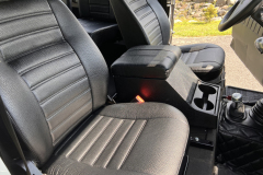 1992-White-Land-Rover-Defender-90-interior-6