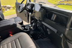 1992-White-Land-Rover-Defender-90-interior-7