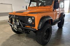 Oscar-Toga-Land-Rover-Defender-90-Orange-16
