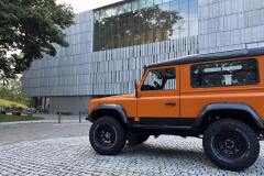 Oscar-Toga-Land-Rover-Defender-90-Orange-24