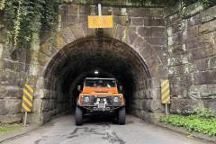 Oscar-Toga-Land-Rover-Defender-90-Orange-38