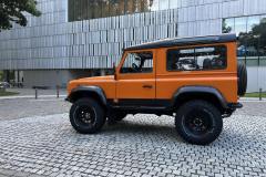 Oscar-Toga-Land-Rover-Defender-90-Orange-48
