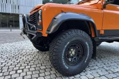 Oscar-Toga-Land-Rover-Defender-90-Orange-55