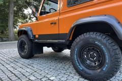 Oscar-Toga-Land-Rover-Defender-90-Orange-56