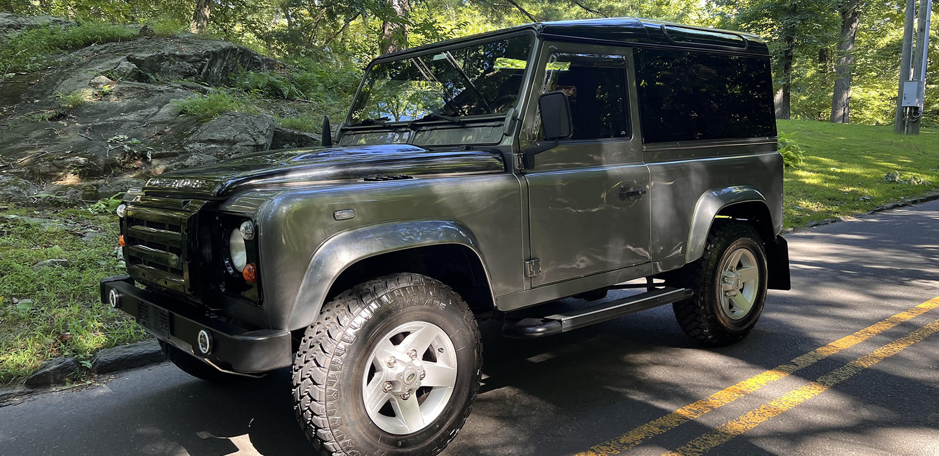 1997-Land-Rover-Defender-90-Black2
